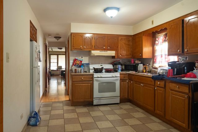 452 Yates Avenue, Calumet City, IL 60409