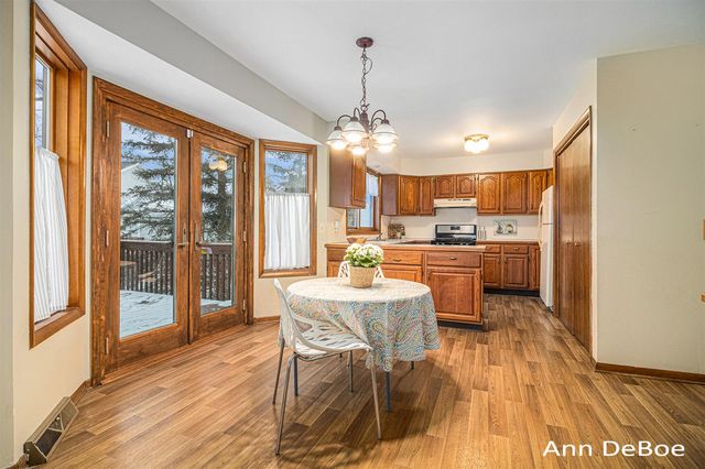 2136 Stowevalley Drive, Grand Rapids, MI 49508