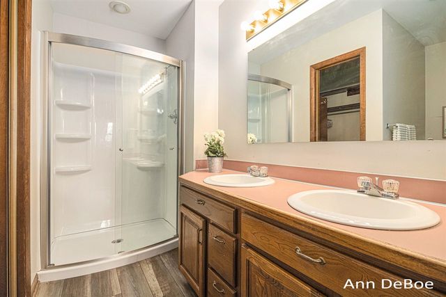 2136 Stowevalley Drive, Grand Rapids, MI 49508