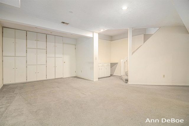 2136 Stowevalley Drive, Grand Rapids, MI 49508