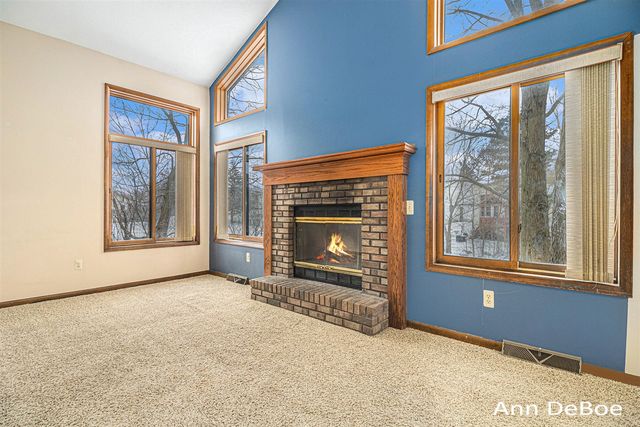 2136 Stowevalley Drive, Grand Rapids, MI 49508