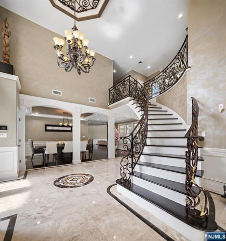 56 Lilac Lane, Paramus, NJ 07652