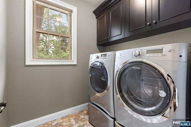 56 Lilac Lane, Paramus, NJ 07652