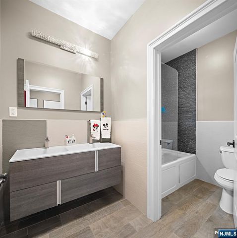 56 Lilac Lane, Paramus, NJ 07652