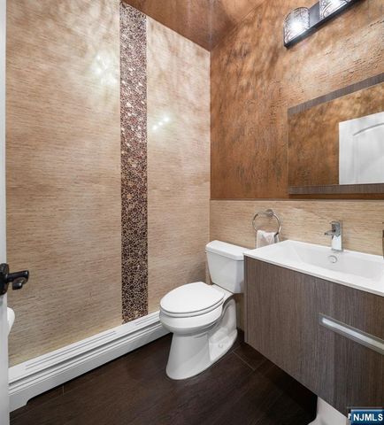 56 Lilac Lane, Paramus, NJ 07652