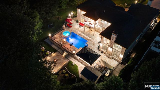 56 Lilac Lane, Paramus, NJ 07652