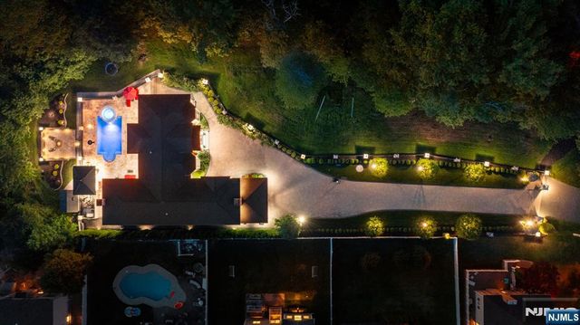 56 Lilac Lane, Paramus, NJ 07652