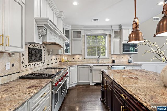 56 Lilac Lane, Paramus, NJ 07652