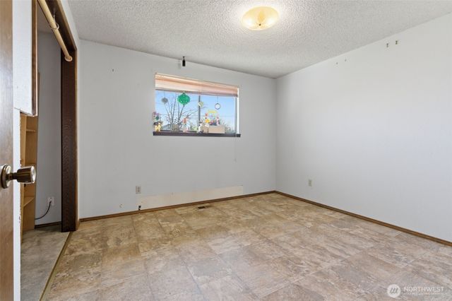 18731 Nutmeg Street SW, Rochester, WA 98579