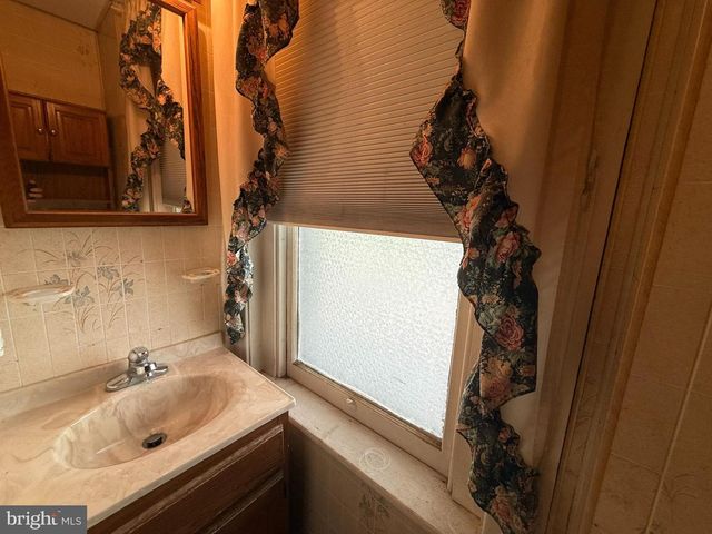 40 HOCKERSVILLE RD, Hershey, PA 17033