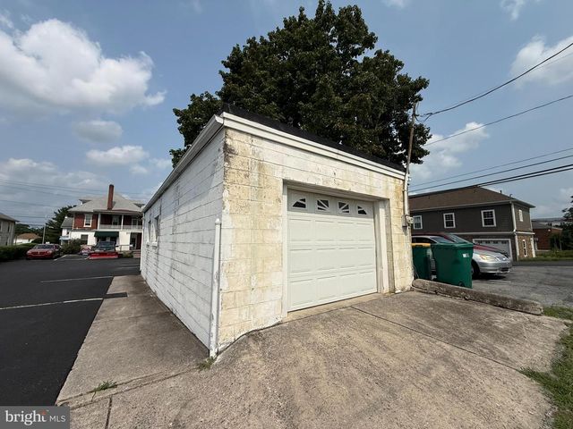 40 HOCKERSVILLE RD, Hershey, PA 17033