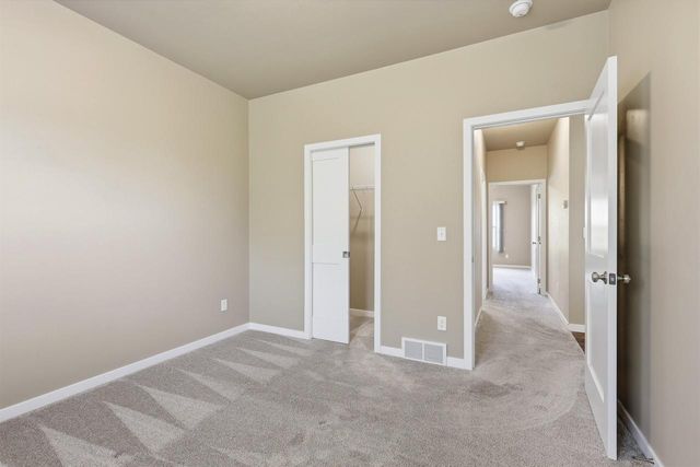 2948 CHRYSTELLA DRIVE, Menasha, WI 54952