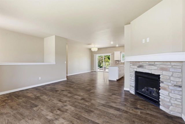 2948 CHRYSTELLA DRIVE, Menasha, WI 54952