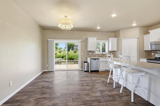 2948 CHRYSTELLA DRIVE, Menasha, WI 54952