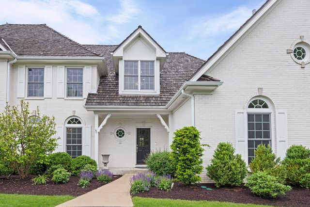 1110 Fox Glen Drive, St. Charles, IL 60174