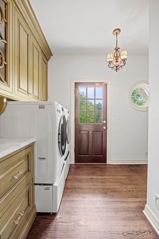 1110 Fox Glen Drive, St. Charles, IL 60174