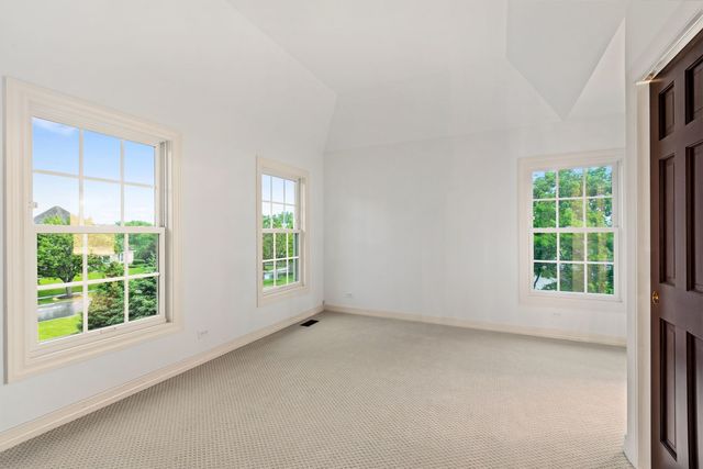 1110 Fox Glen Drive, St. Charles, IL 60174