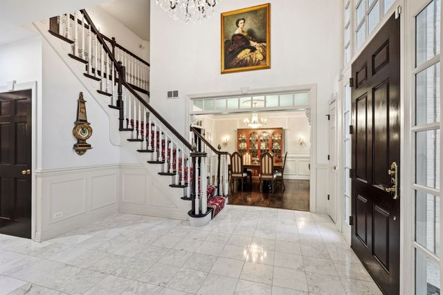 1110 Fox Glen Drive, St. Charles, IL 60174
