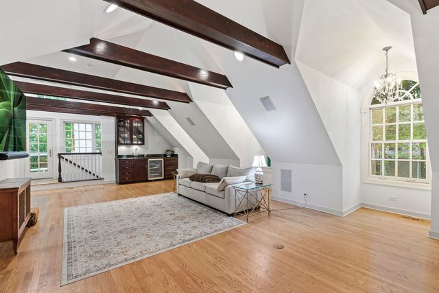 1110 Fox Glen Drive, St. Charles, IL 60174