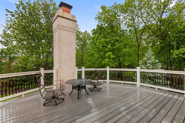 1110 Fox Glen Drive, St. Charles, IL 60174