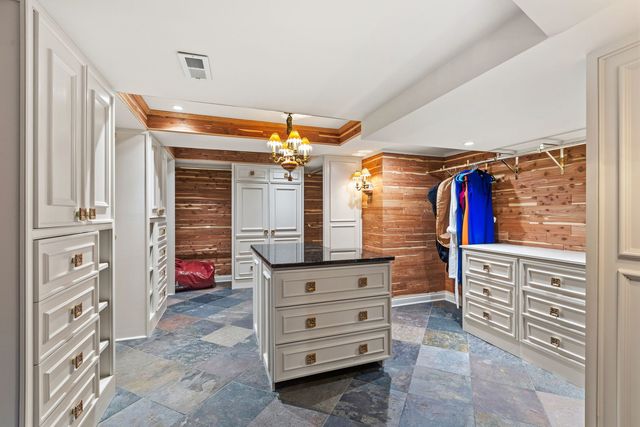 1110 Fox Glen Drive, St. Charles, IL 60174