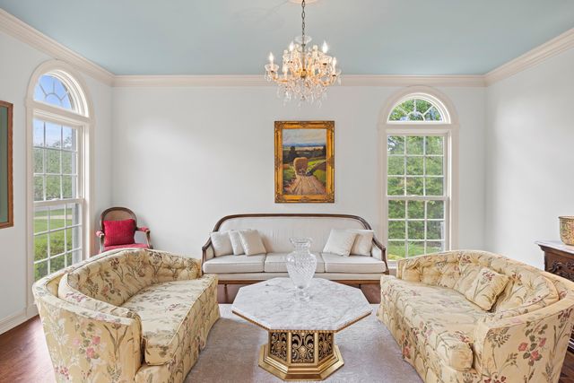 1110 Fox Glen Drive, St. Charles, IL 60174