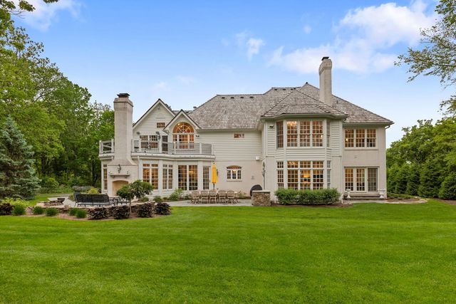 1110 Fox Glen Drive, St. Charles, IL 60174