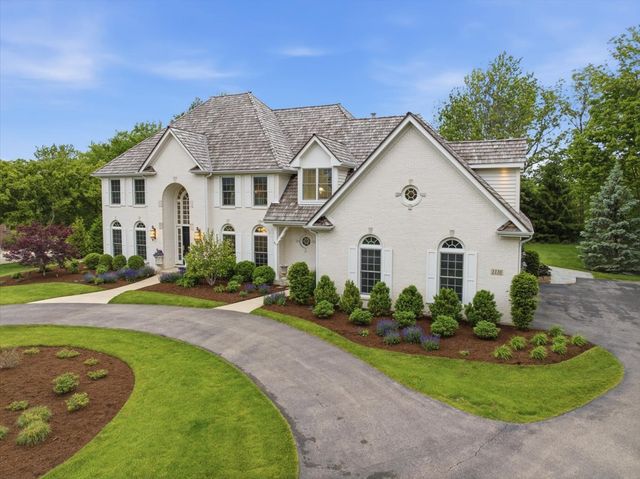 1110 Fox Glen Drive, St. Charles, IL 60174
