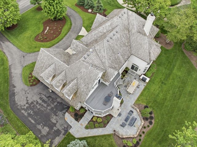 1110 Fox Glen Drive, St. Charles, IL 60174