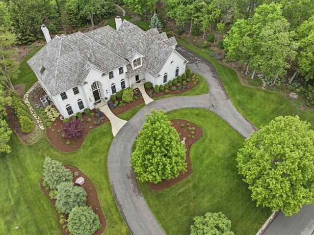 1110 Fox Glen Drive, St. Charles, IL 60174
