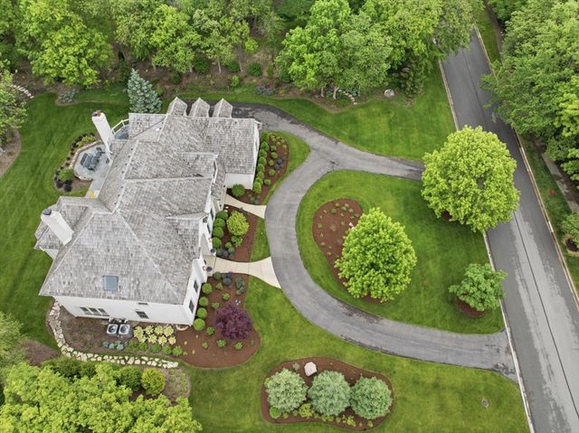 1110 Fox Glen Drive, St. Charles, IL 60174