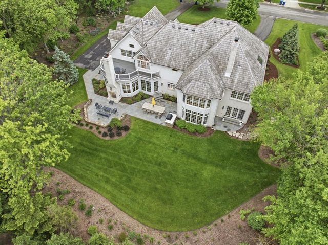 1110 Fox Glen Drive, St. Charles, IL 60174