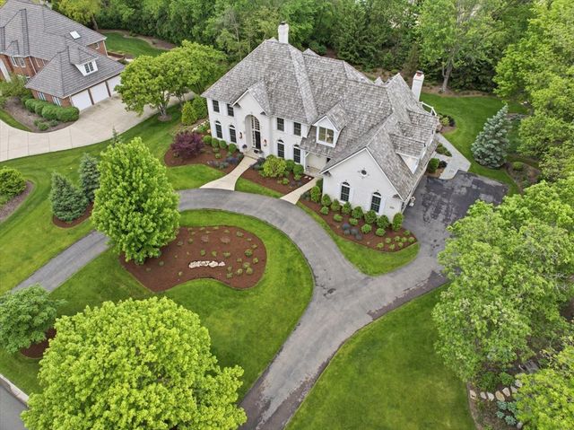 1110 Fox Glen Drive, St. Charles, IL 60174