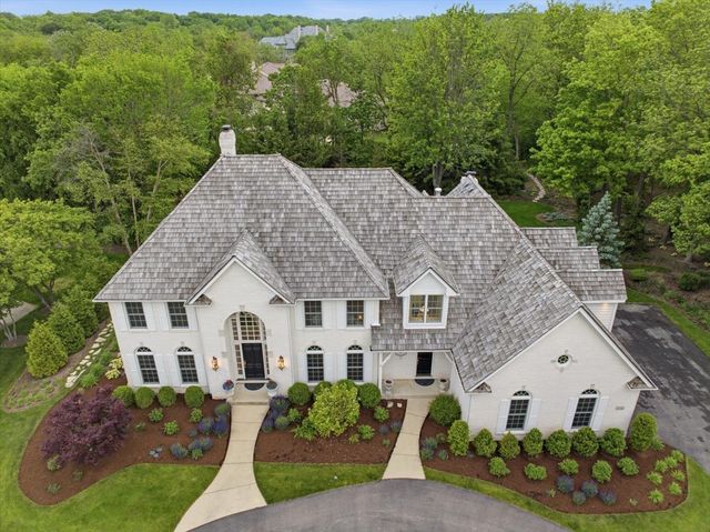 1110 Fox Glen Drive, St. Charles, IL 60174