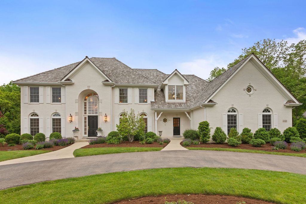 1110 Fox Glen Drive, St. Charles, IL 60174