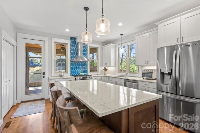 9 Elkmont Drive, Asheville, NC 28804