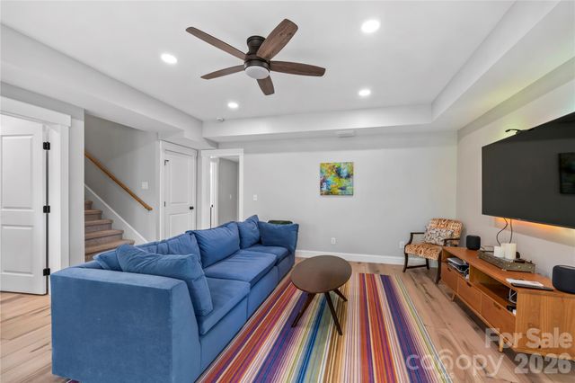 9 Elkmont Drive, Asheville, NC 28804