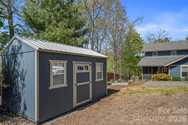 9 Elkmont Drive, Asheville, NC 28804