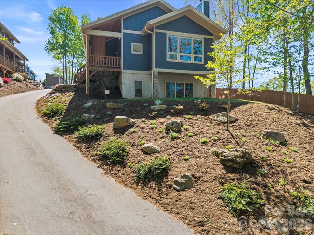 9 Elkmont Drive, Asheville, NC 28804