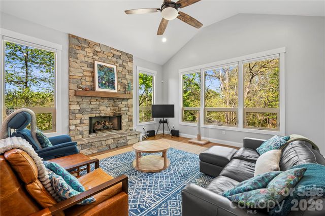 9 Elkmont Drive, Asheville, NC 28804