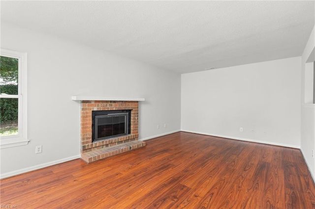 957 Lord Dunmore DR, Virginia Beach, VA 23464
