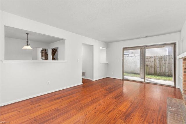 957 Lord Dunmore DR, Virginia Beach, VA 23464