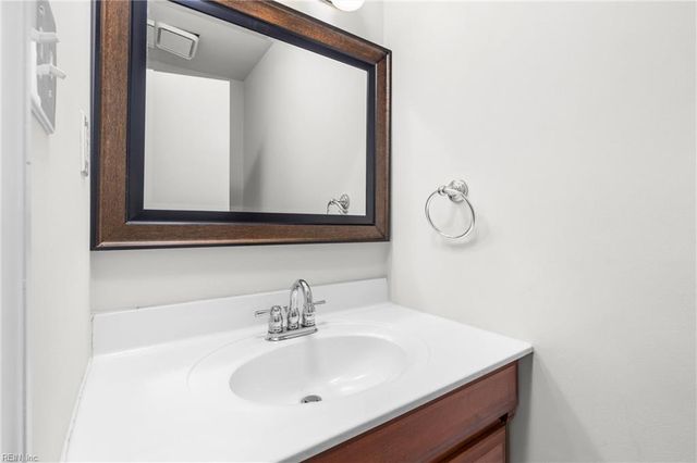 957 Lord Dunmore DR, Virginia Beach, VA 23464