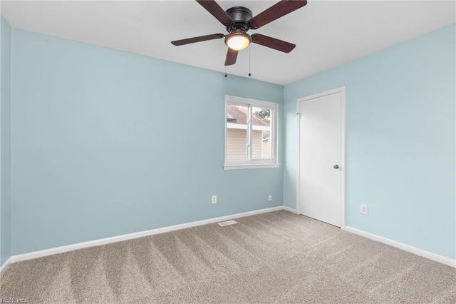 957 Lord Dunmore DR, Virginia Beach, VA 23464