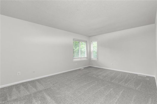 957 Lord Dunmore DR, Virginia Beach, VA 23464