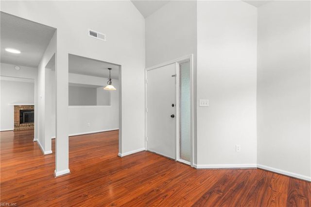 957 Lord Dunmore DR, Virginia Beach, VA 23464