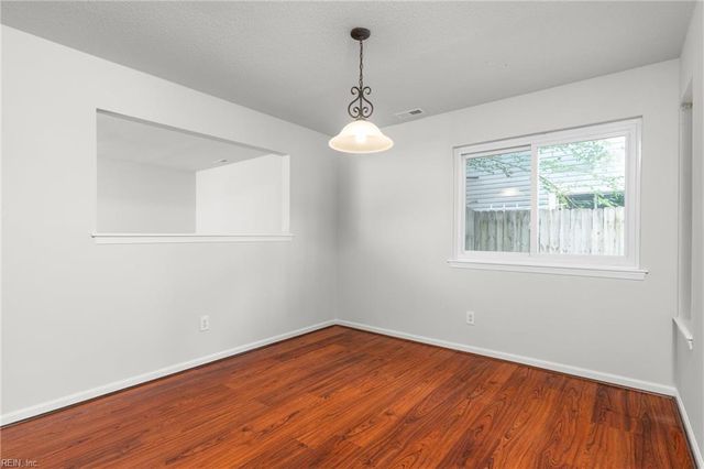 957 Lord Dunmore DR, Virginia Beach, VA 23464