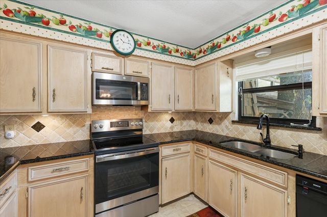 846 Highland Village Road, Highland Village, TX 75077