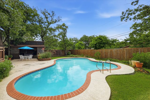 846 Highland Village Road, Highland Village, TX 75077