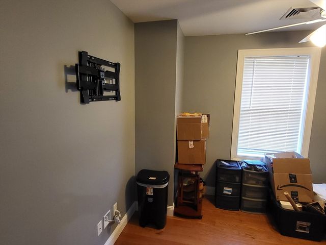 15 Chipaway Rd, Freetown, MA 02717